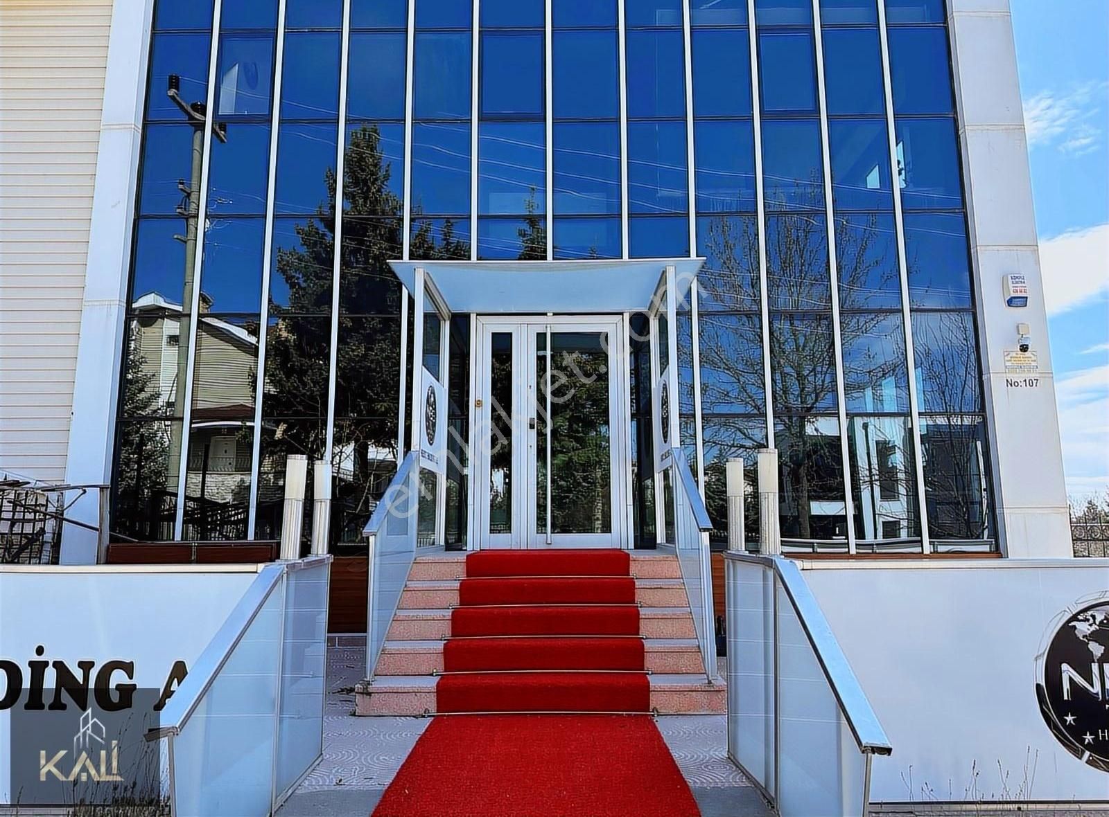 İncek'te 4 Katlı 1000 M² Alan Komple Satılık Bina / Kali A.ş.