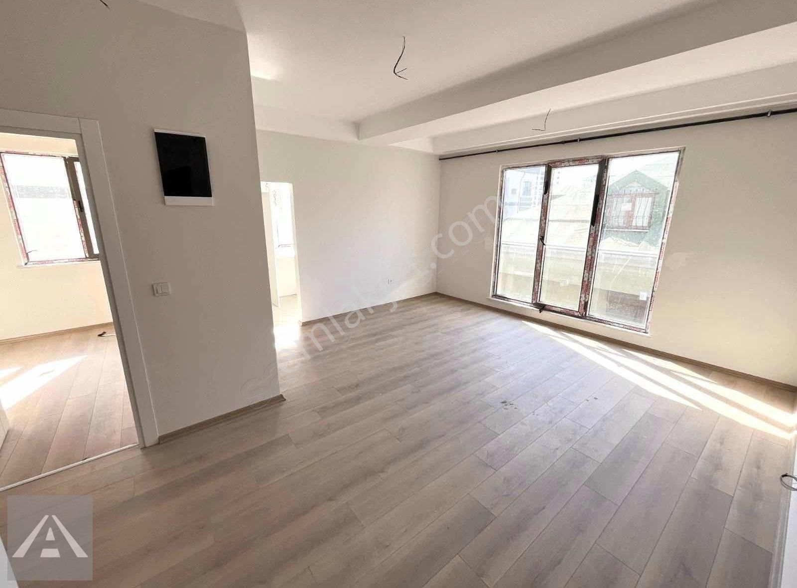 Bostancıya Komşu Sıfır Bina'da 3.kat Tapu Masrafsız 2+1!