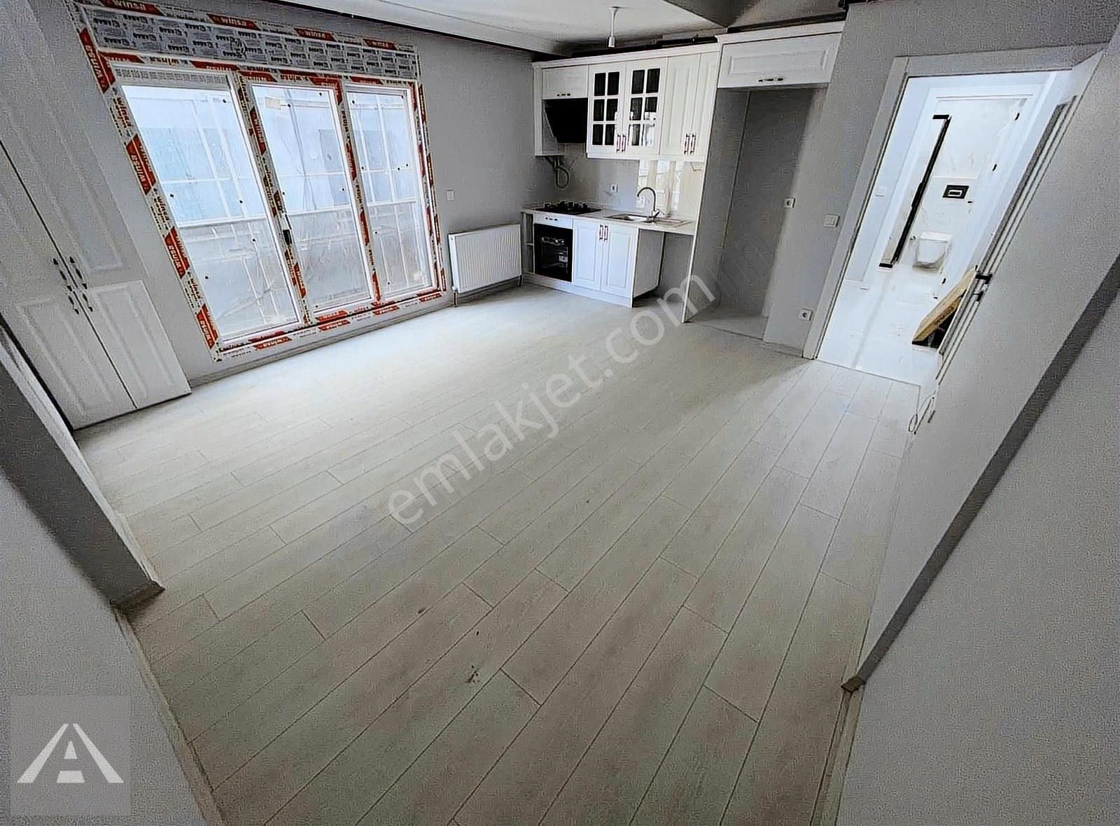 Küçükyalı Çamlık'ta Katta Marmaray'a Yürüme Mesafesi 0 Daire 2+1