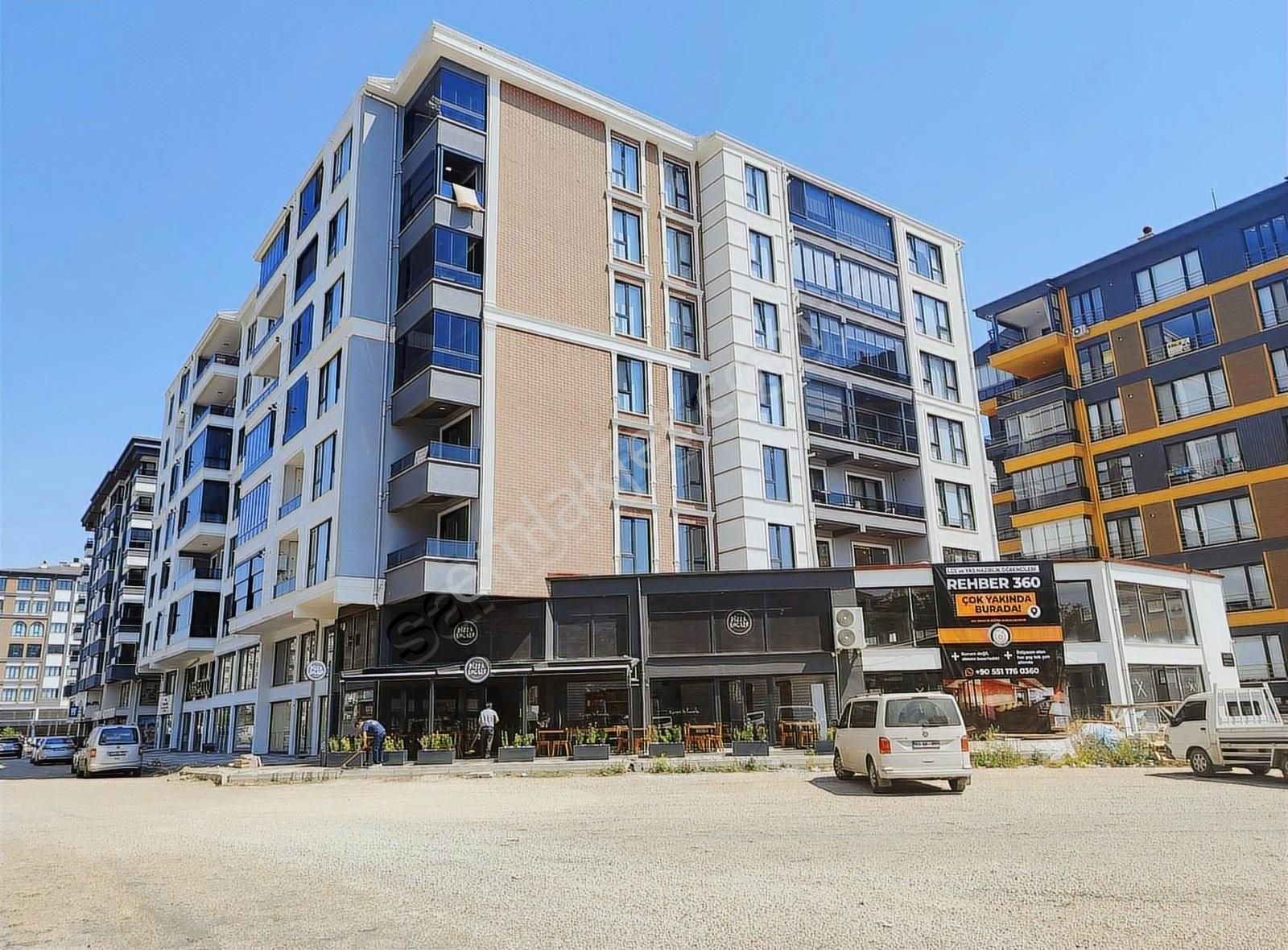 Merkez'de Kapalı Otopark Ankastre Afjet+d.gaz Sıfır Lüks 4+1