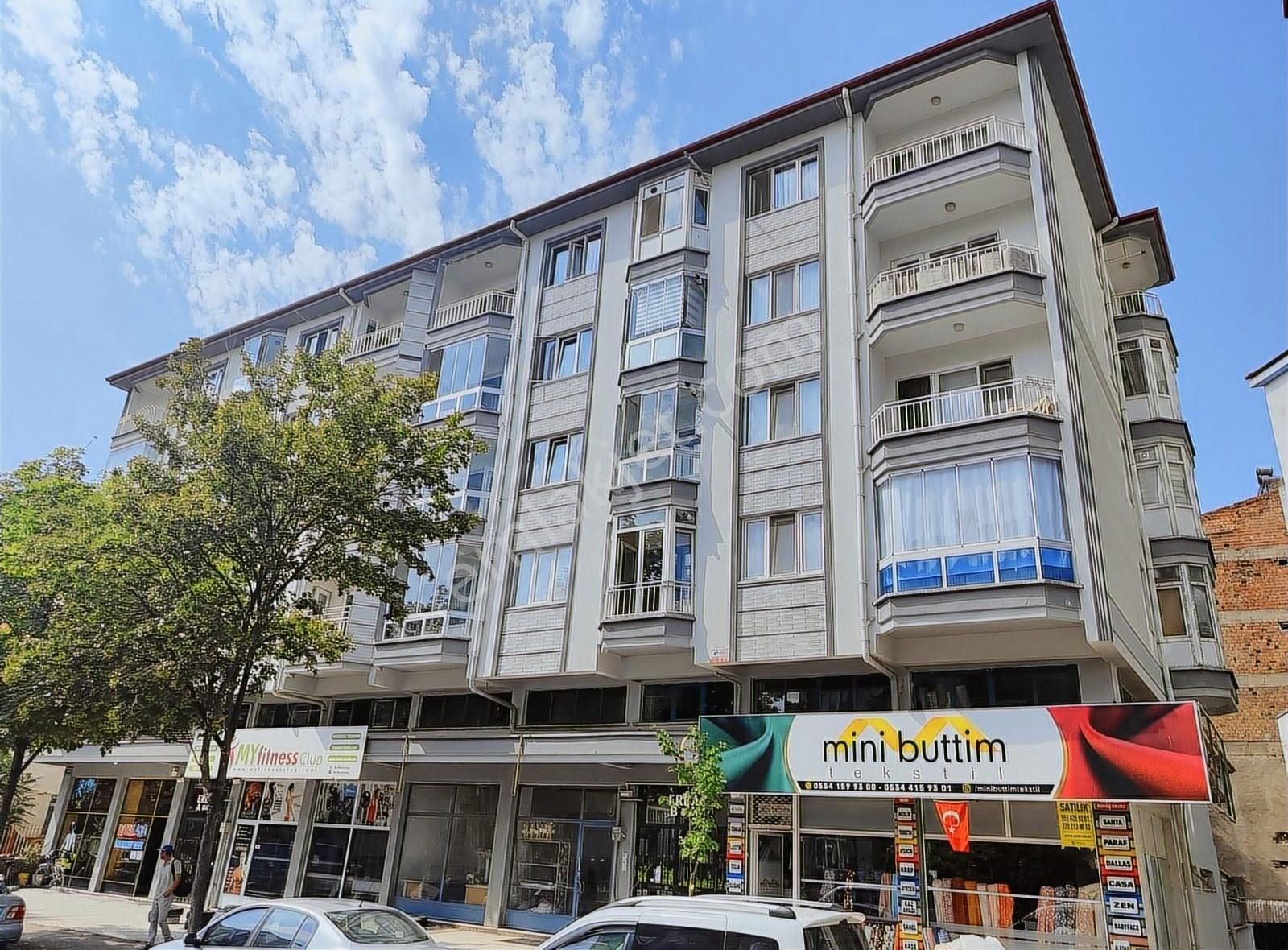 Merkez'de "içi Yenilenmiş" Mantalomalı-ankastreli-arakat 3+1