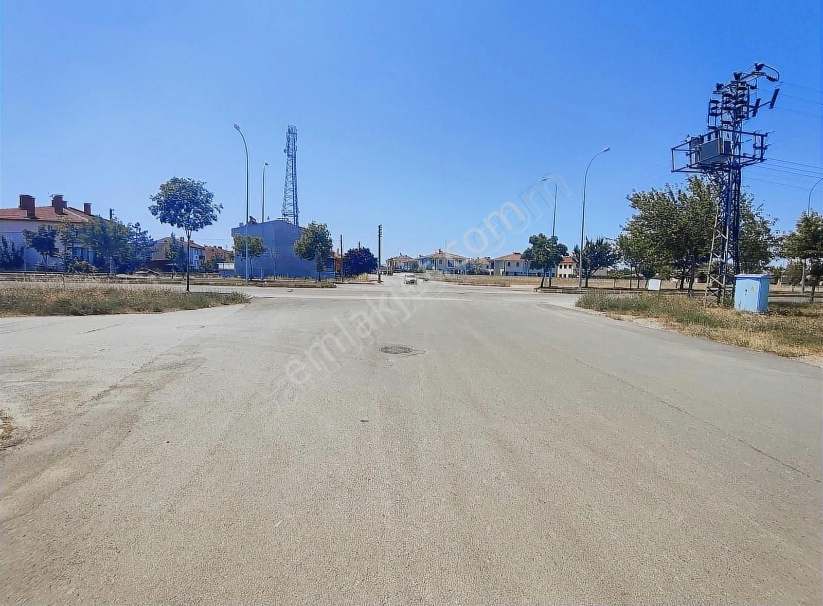 Fırsat...uydukent 1.bölge Kültür Merkezi Yakın 301m² Köşe Arsa