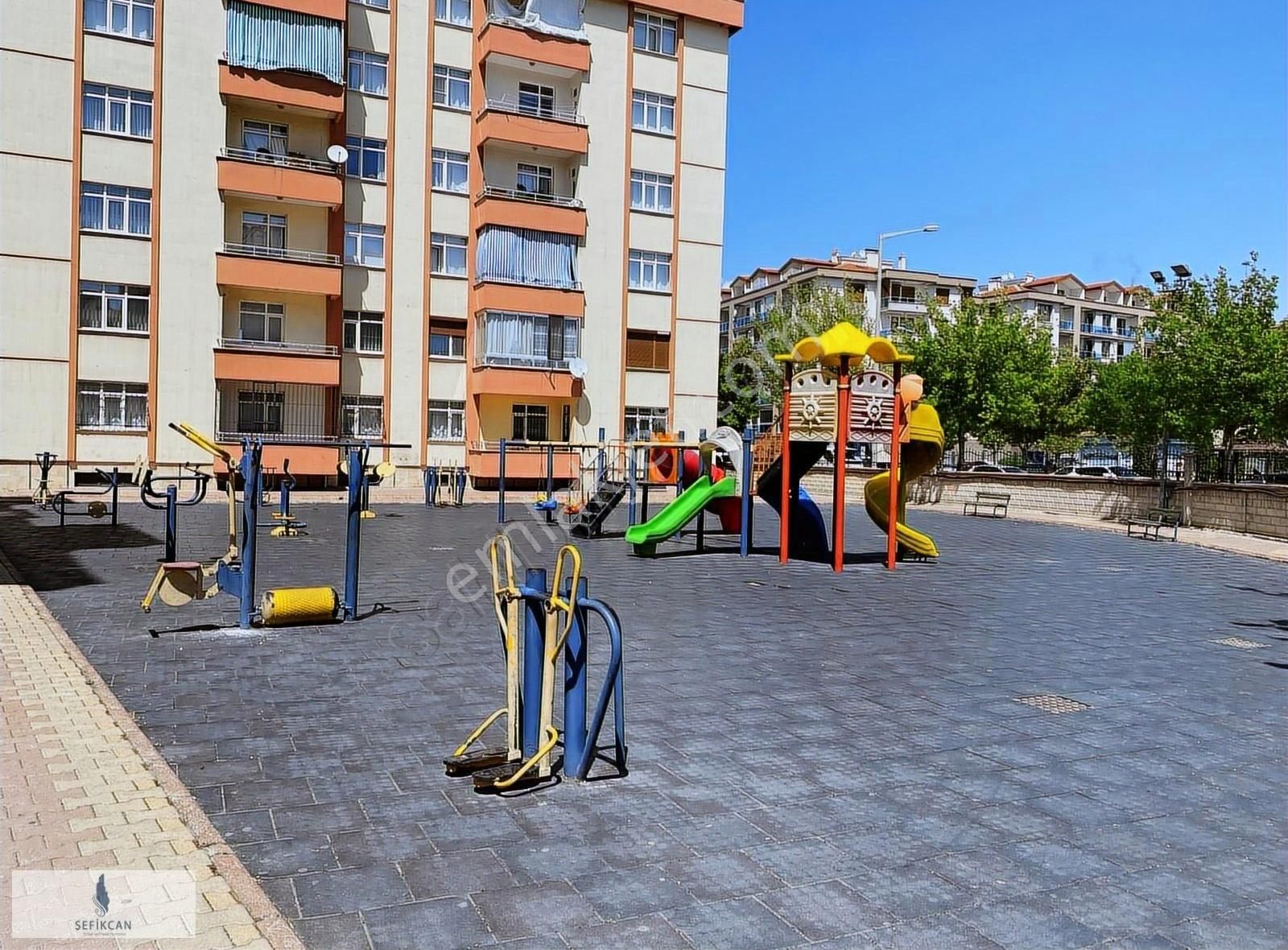 Ali Ulvikurucu Cad. Akbel Sitelerinde Satılık 3+1