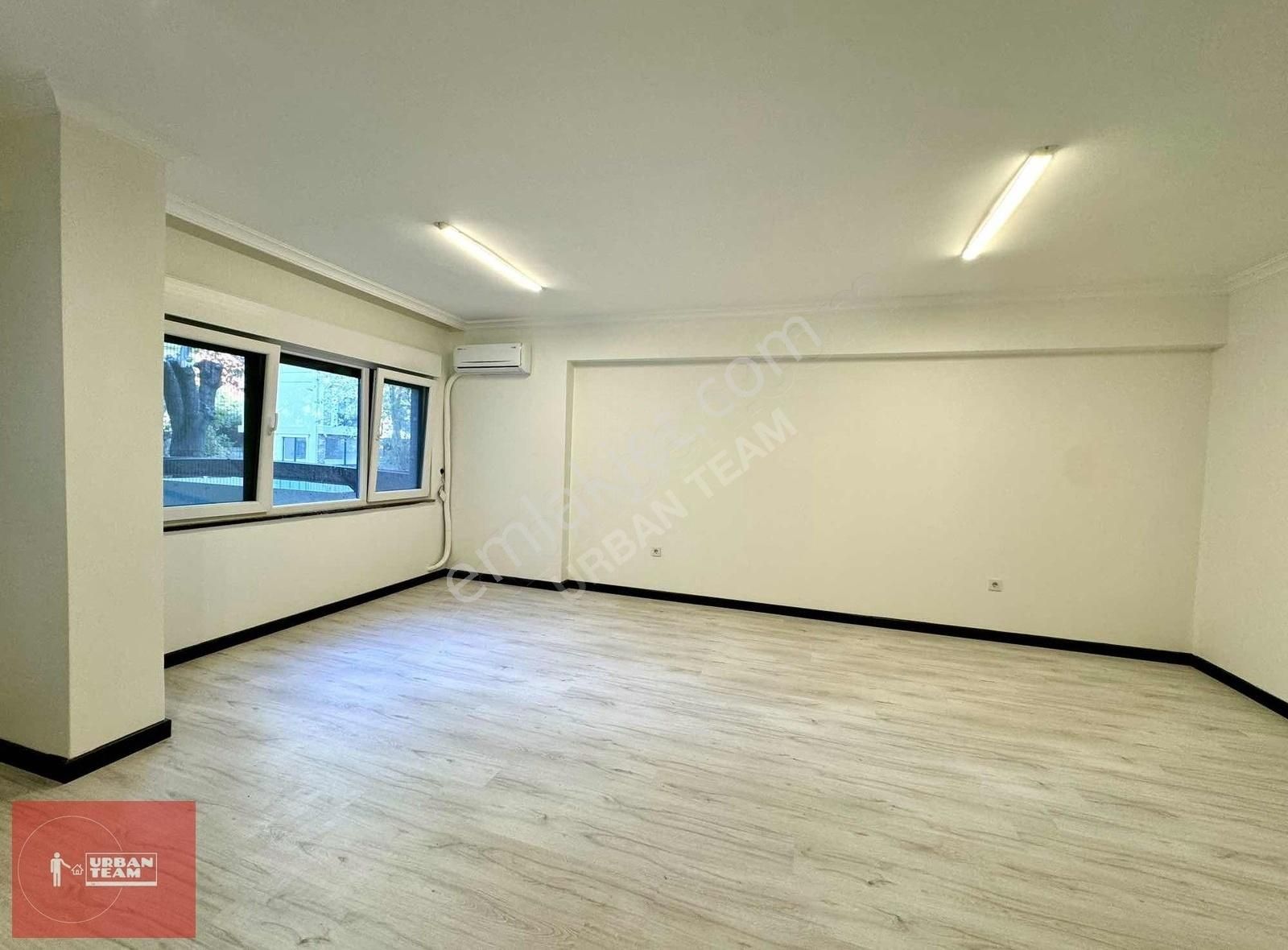 Suadiye Emin Ali Paşa Cadde Üzeri Satılık Büyük 53m2 Ara Kat 1+1 - Görsel 3