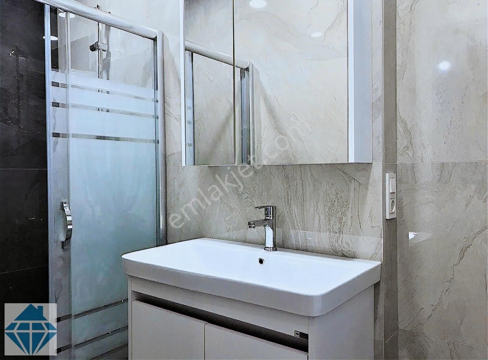 Ayazağa Doktorlar Sitesinde Bahçe Katı 150m2 Ebeveyn Banyolu 3+1