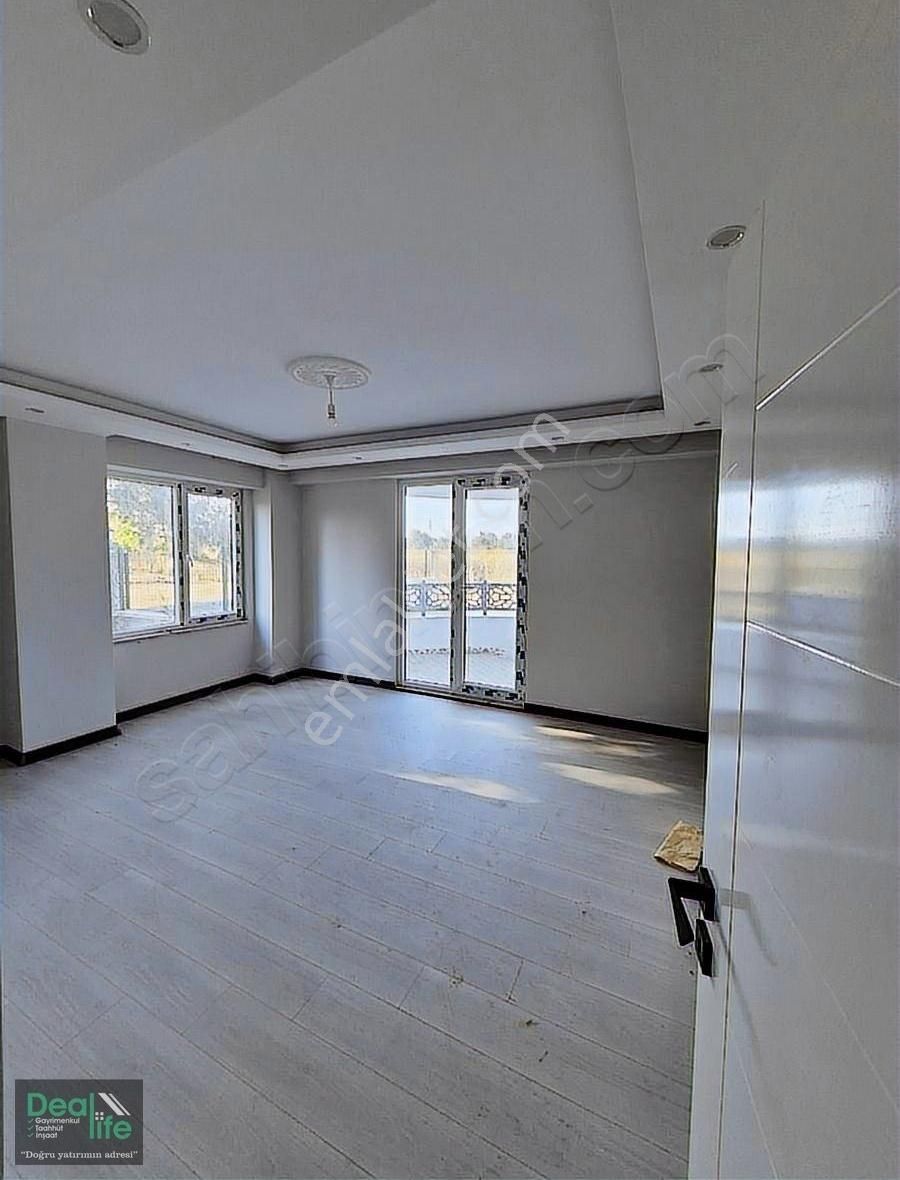 Deallife'dan Satılık Lüks Daire Zemin Kat 2+1 Daire