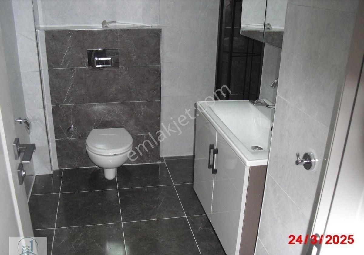 Kuzgun Caddesinde Yeni Binada Ön Cephe 3 Üncü Katta Full Yapılı Daire 2artı 1 90 Metrekare