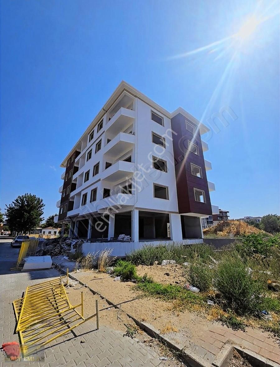 Ezine Seferşah Mahallesinde 2+1 Satılık Daire