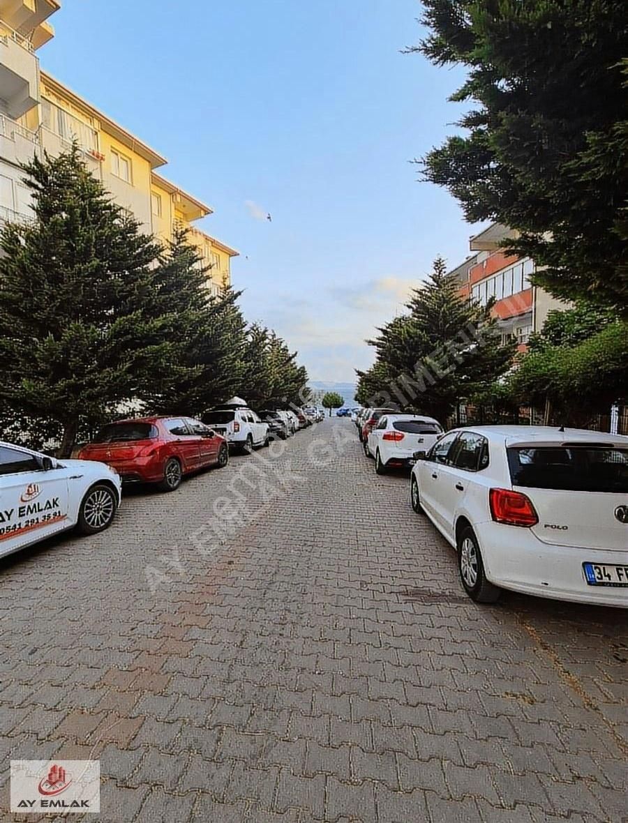 Ay Emlak'tan Armutlu Petek Sitesi İçinde 2+1 Deniz Gören Daire - Görsel 13