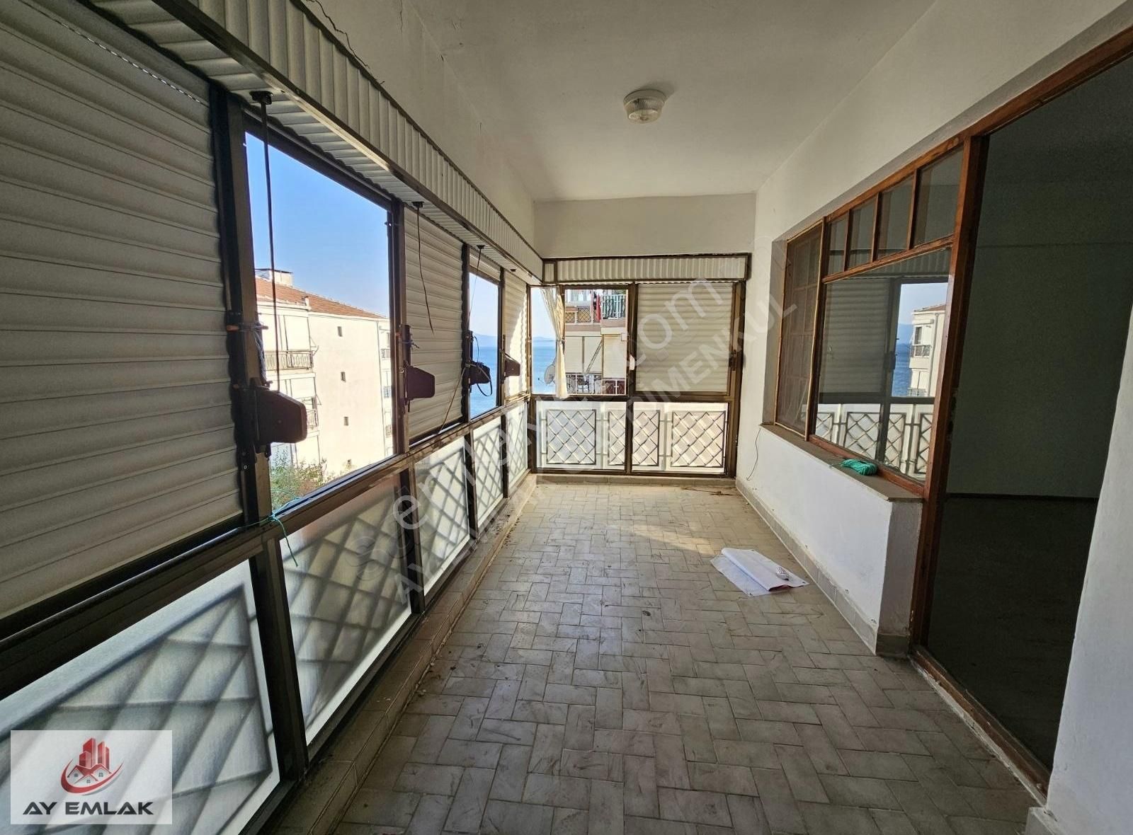 Ay Emlak'tan Armutlu Şadiye Hanım Sitesi Deniz Gören 2+1 Daire - Görsel 3