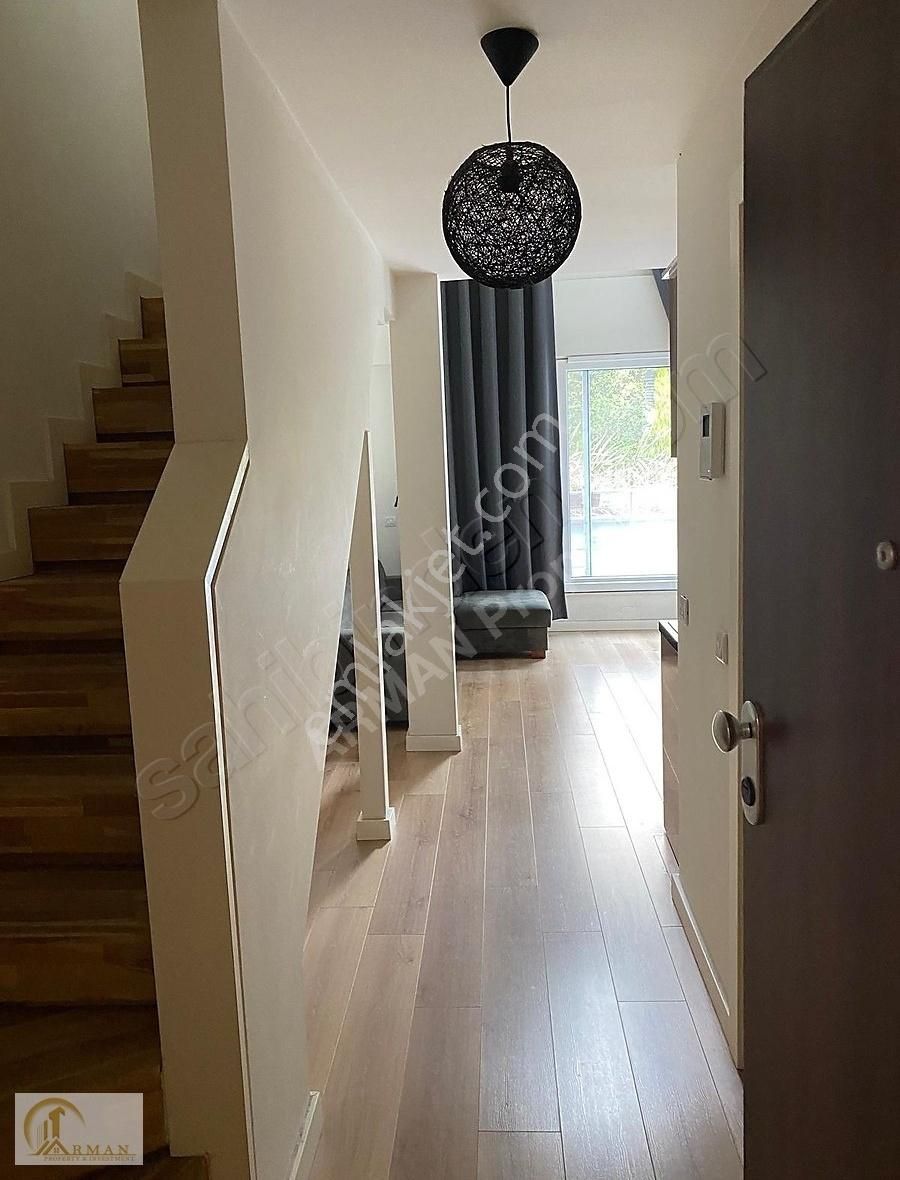 Nef 2 Haliç Bahçe Katı Satılık 1+1 Loft Daire
