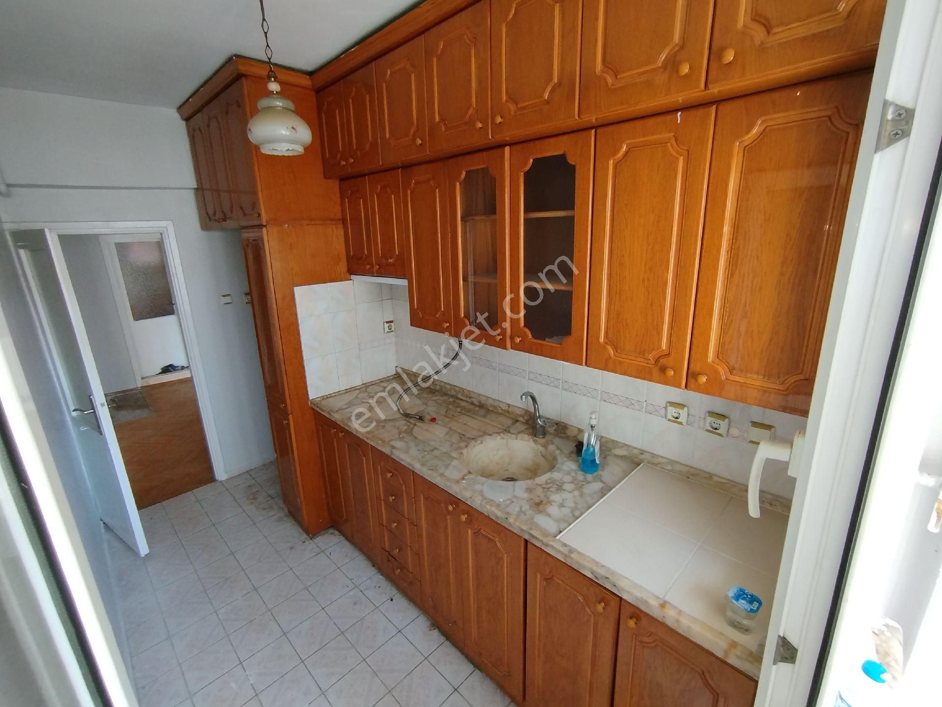 Avantaj Gayrimenkulden Kiralık Daire 2+1 Cadde Üstünde