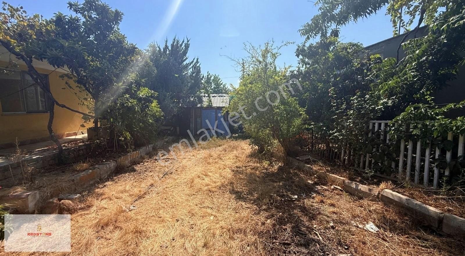 Güzeloba Mah.500 M2 İçerisinde Yapı Kayıtlı Satılık Müstakil Ev