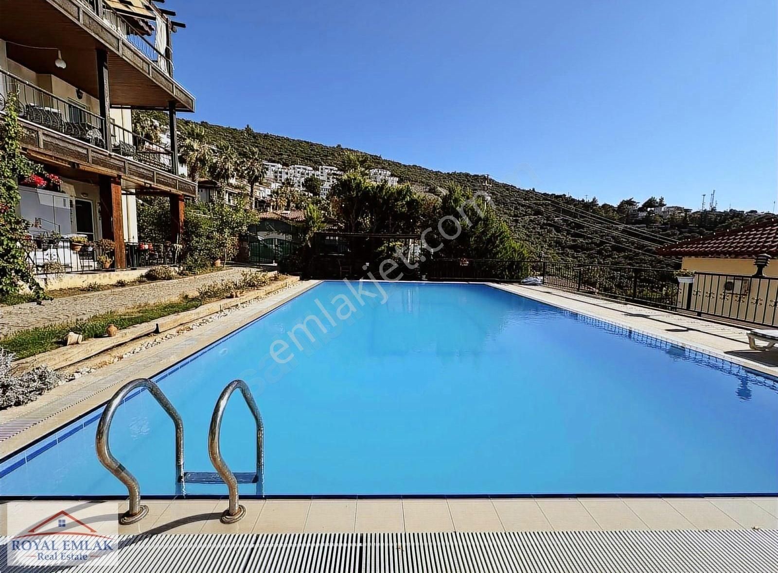 Muğla Güllük Merkezi Konumda 3+1 Satılık Bahçe Katı Yazlık - Görsel 11