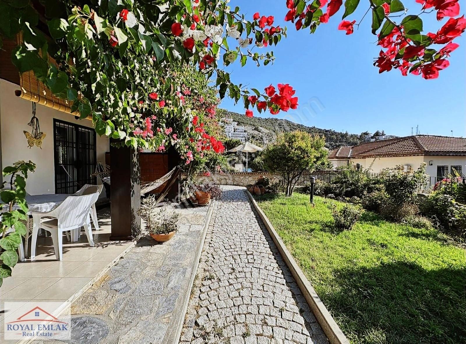 Muğla Güllük Merkezi Konumda 3+1 Satılık Bahçe Katı Yazlık - Görsel 27