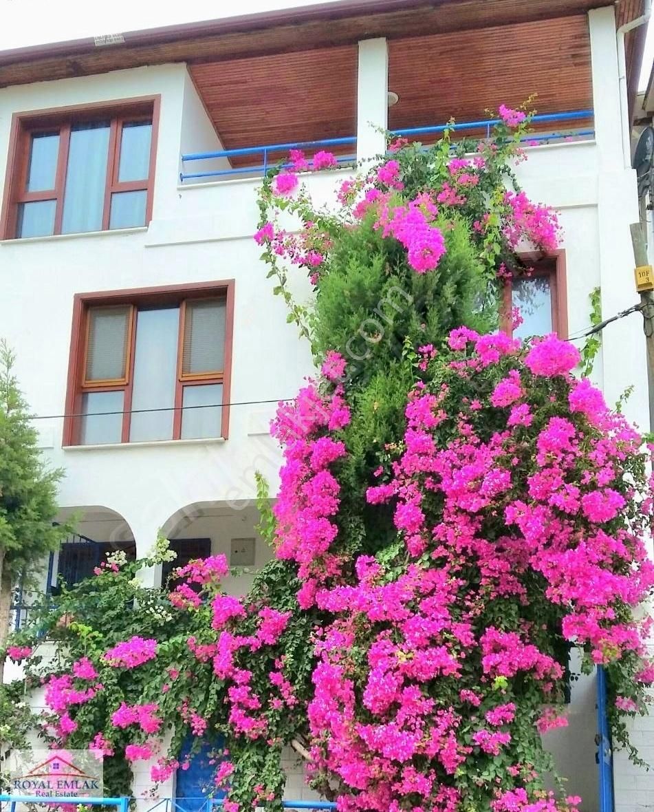 Muğla Güllük Denize Yürüme Mesafesinde Satılık Tripleks Villa