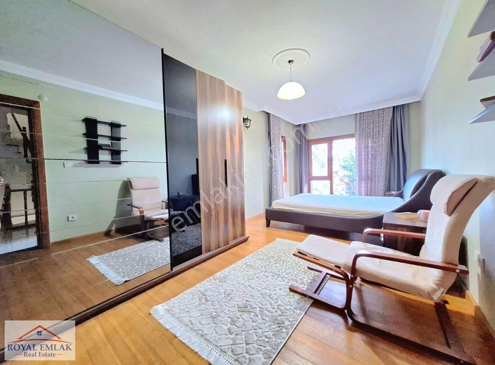 Muğla Güllük Denize Yürüme Mesafesinde Satılık Tripleks Villa - Görsel 13