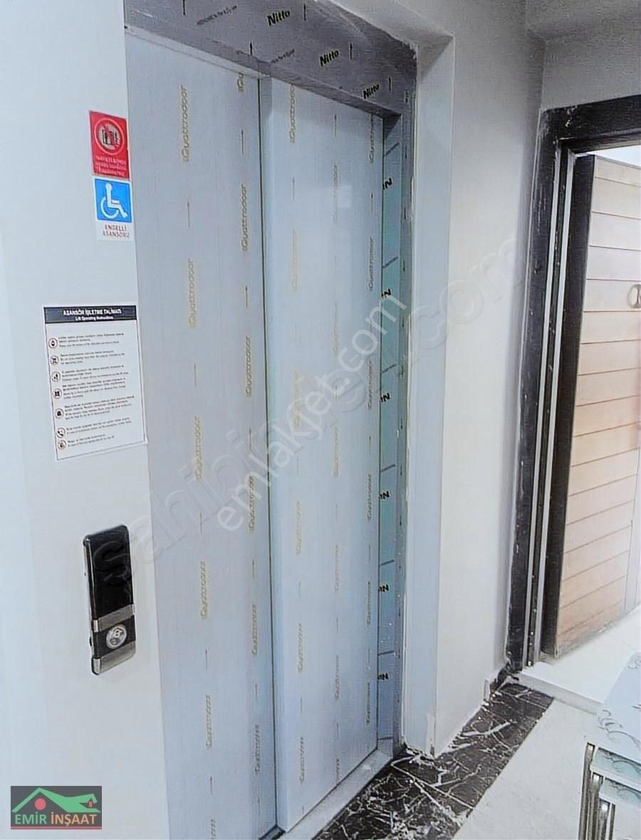 ***acil Karadeniz Mahallesinde Kat Mülkiyetli Köşebaşı Daire****