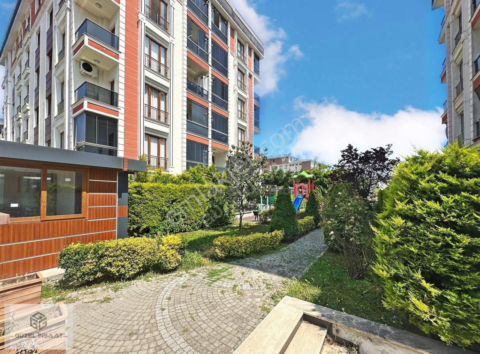 Beylikdüzü Adnan Kahveci-butik Site İçi Cephesi Açık-kapanmaz