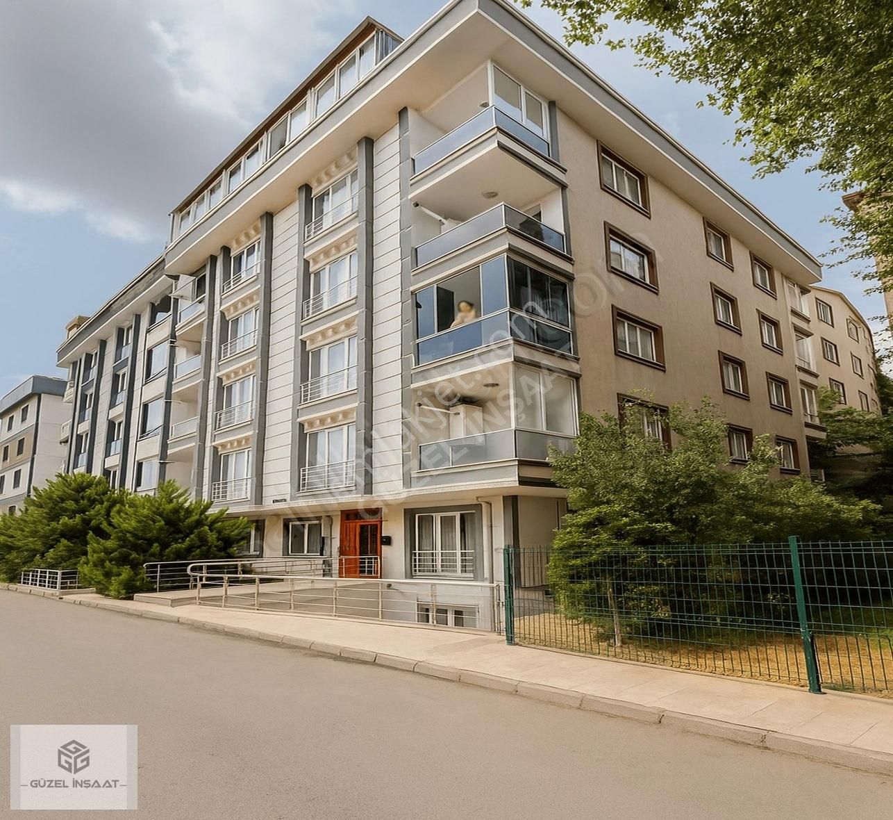 Beylikdüzü Yakuplu Kent Ormanı Ve Metrobüse Çok Yakın 2+1