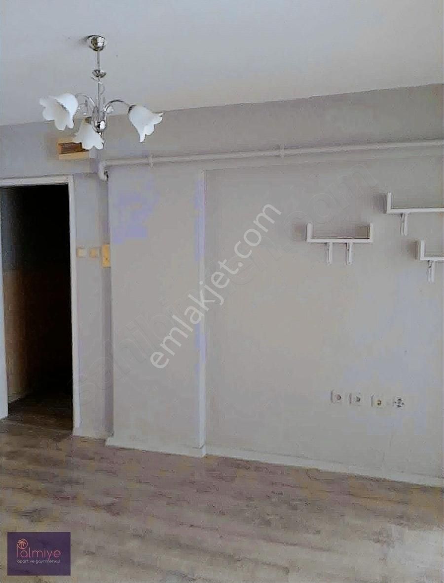 Osmangazi Maksem'de Cadde Üstü Kiralık 1+1 Daire