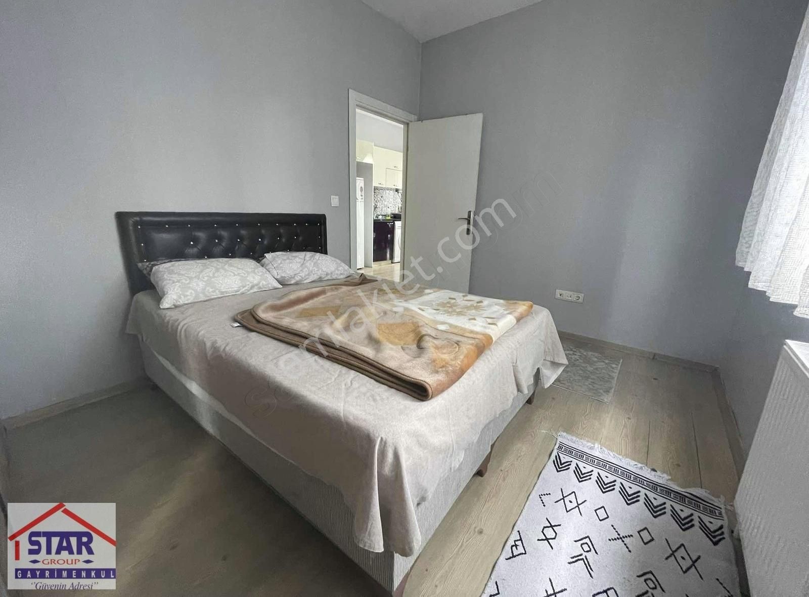 Metrobüse 10 Dk Ultra Lüx Site İçerisinde 1+1 Daire