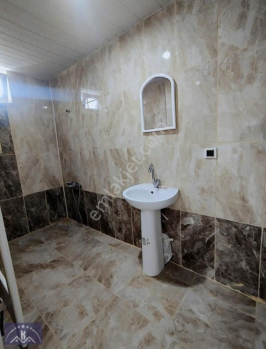 Burdur Merkez Emek Mah.1+1 Eşyalı Arakat Kiralık Apart