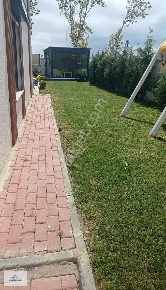 Selimpaşa'da Lüx Vilalar Uygun Fiyat Havuzlu 466 M2 Arsa Payı