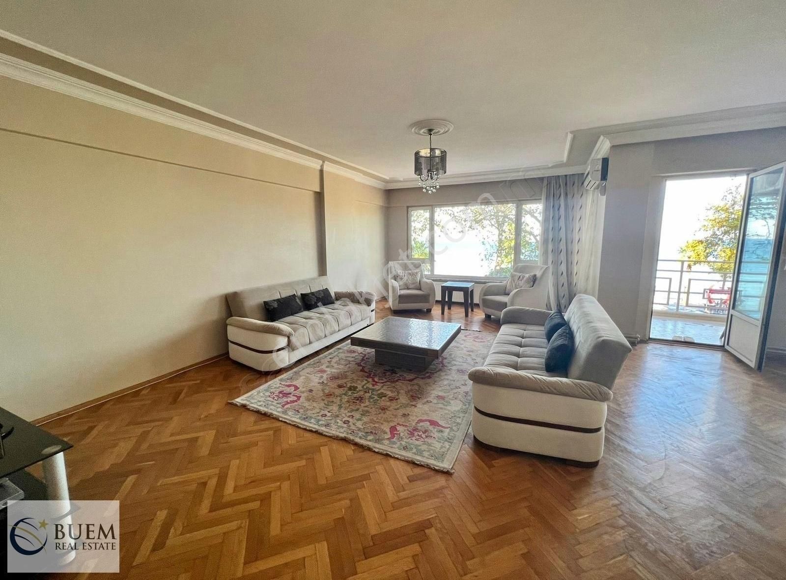 Bahçelievlerde Deniz Manzaralı Ön Cephe Ara Kat Eşyalı 3+1 Daire