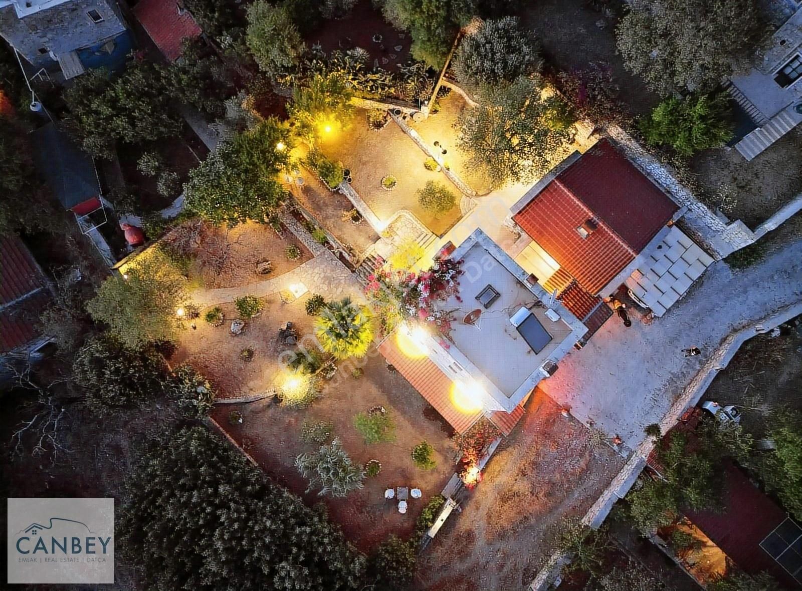 Eski Datça'da 570 M2 Arsa İçinde Satılık Dubleks Taş Villa + Ev