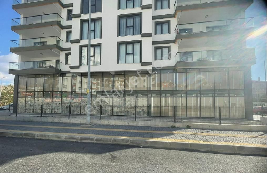 Sultanbeyli Kiralık 1.500 M2 Cadde Üzerinde Mağaza & Showroom