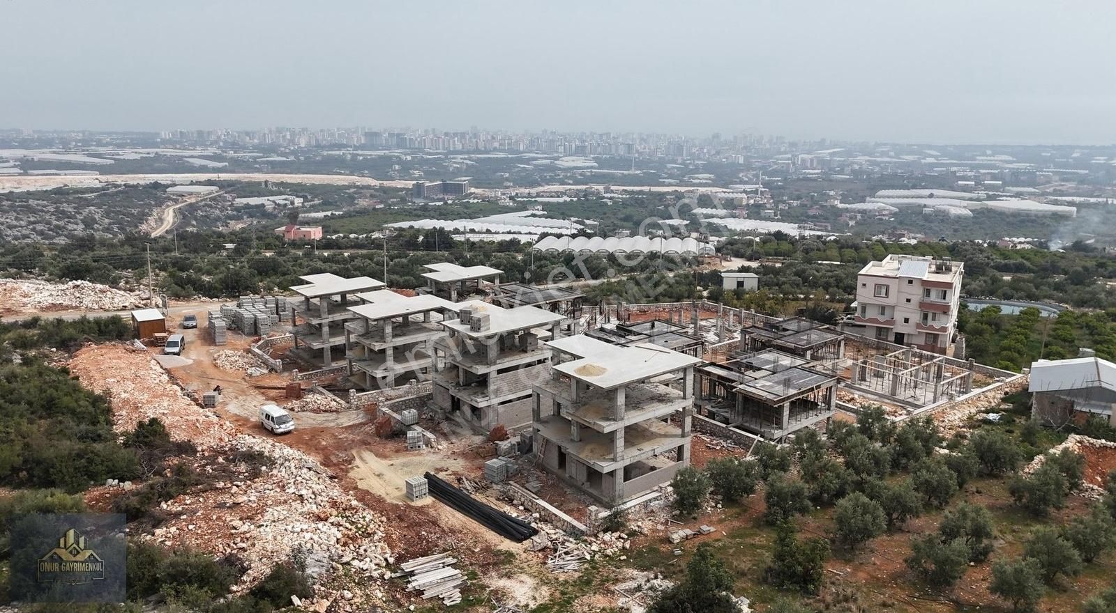 Onur Gayrimenkul'den Satılık Triblex Villa