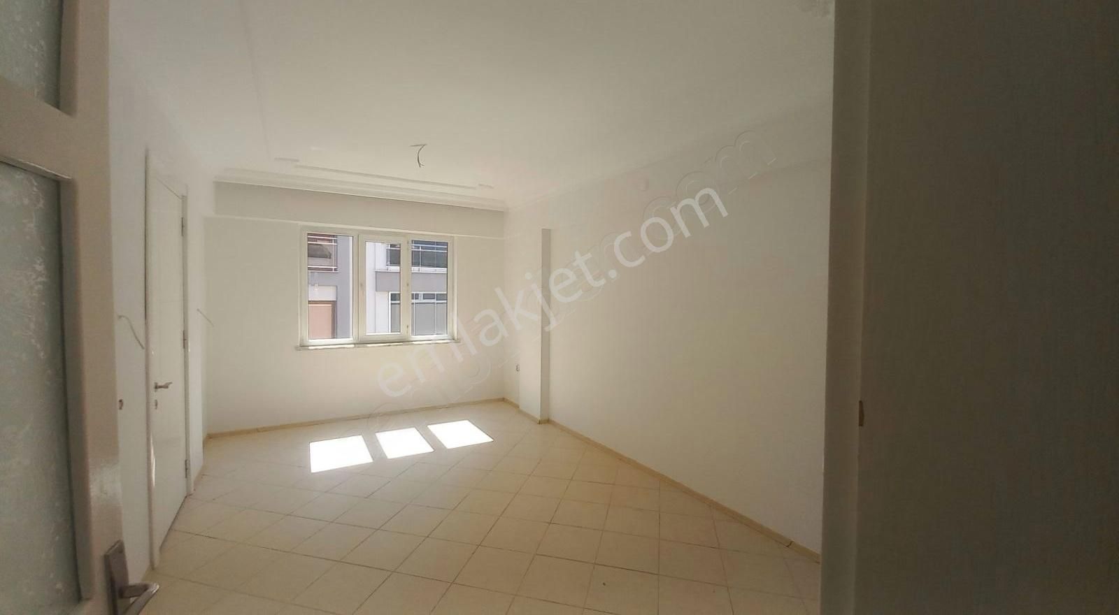 Servergazi Emlak Servergazide 3+1 Arakat Kiralık Daire