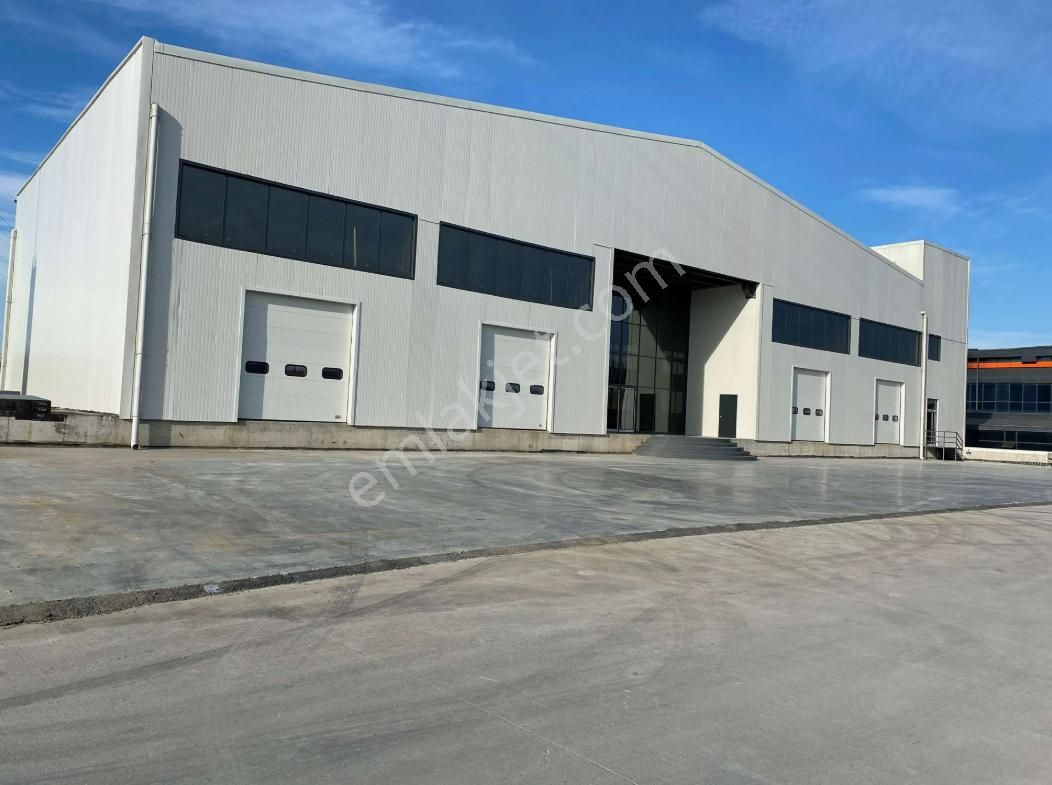 İstanbul Sancaktepe Kiralık 2.500 M2 Depo&lojistik Tesis