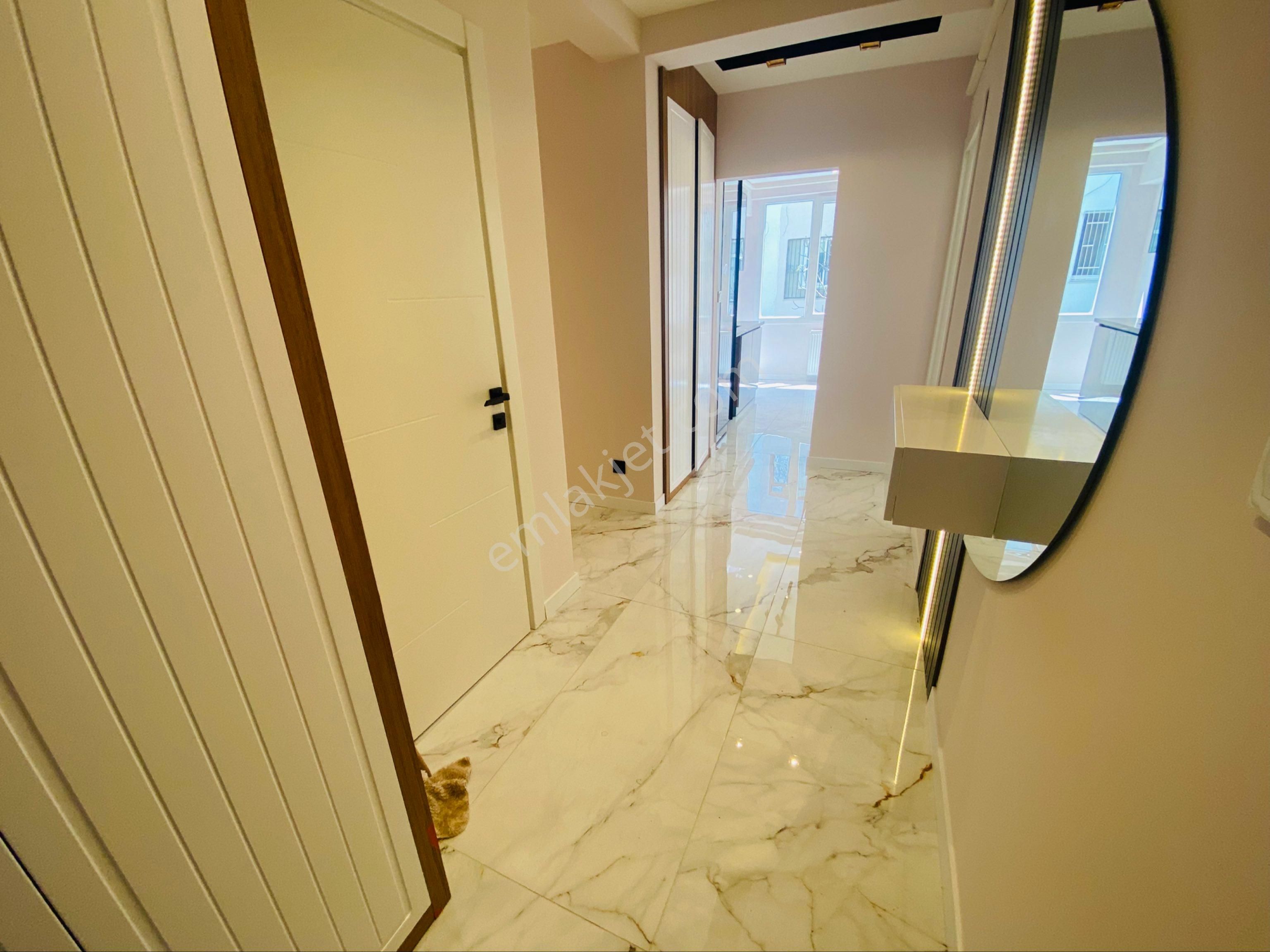 Hatay Askeri Hastane Karşısında 3+1 130m2 Lüks Dekorlu Arakat Köşe Daire - Görsel 11