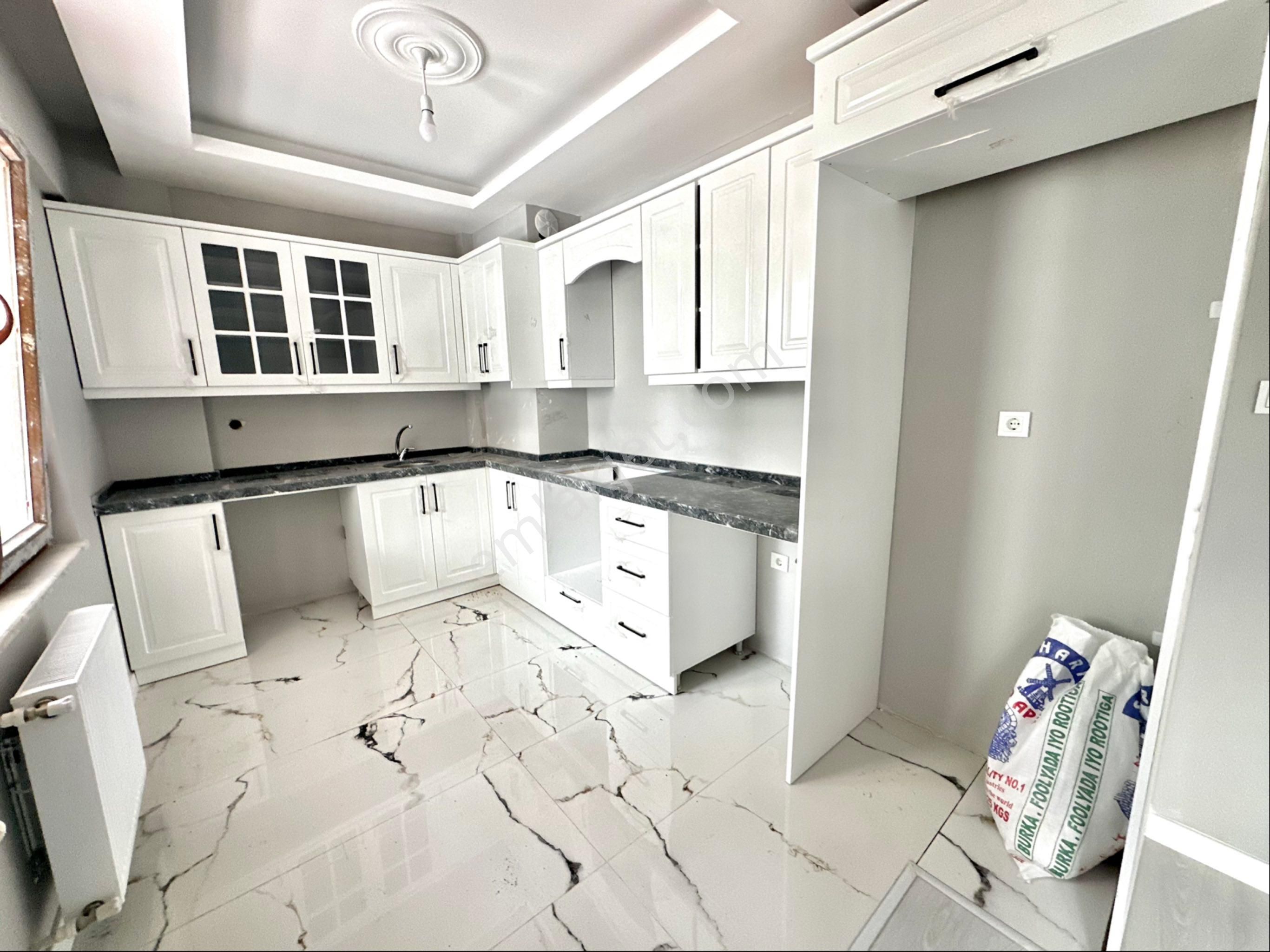 Evim-nur’dan Kışla Mh 2+1 1.kat Sıfır Köşe Başı Kiralık Daire