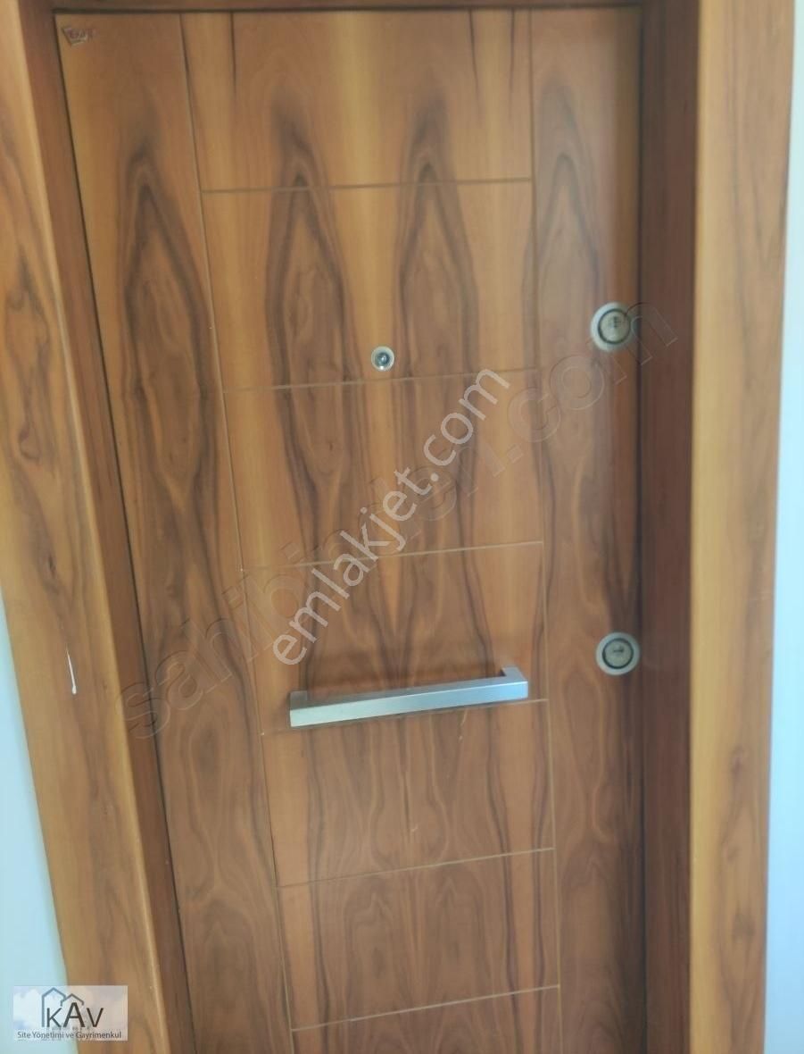 Villalae Bölgesinde Aile Sitesinde Havuz Başı 1+1 Eşyalı Kiralık