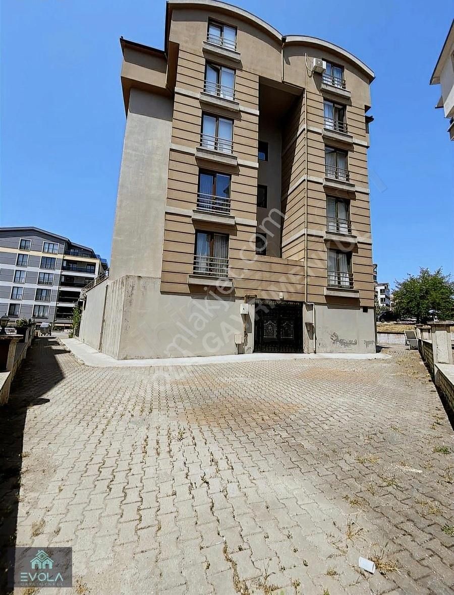 Evola Gym"den Demircide Satılık 3+1 Boş Daire