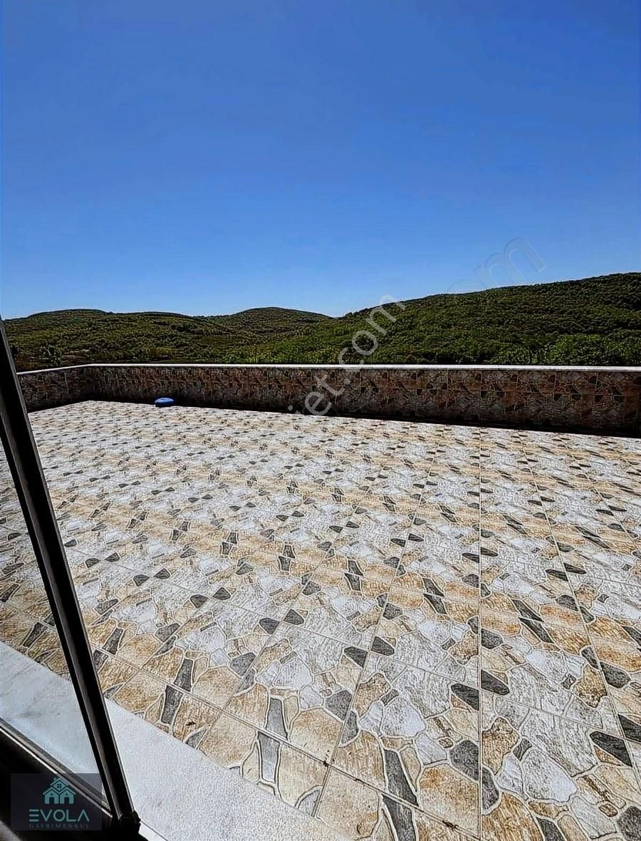 Evola Gym'den Kandıra'da İçinde Ev Olan 2 Arsa Yanyana 1780 M²