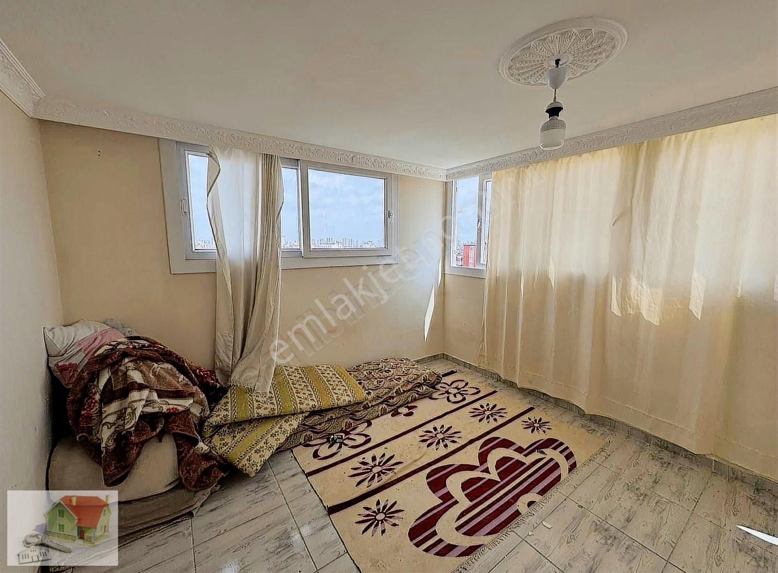 Yeşilyurt Metro Civarı 6 Katlı Cazip Fiyatta Müstakil Apartman