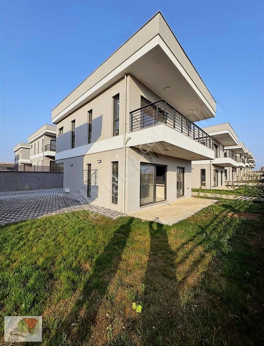 Sitenin En Uygun Villası 4+1 Ultra Lüx Havuzlu Güvenlikli