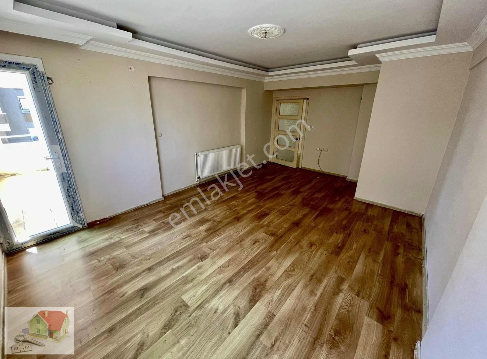 Pınar Mahallesi Kiralık Eski Mado Arkası Doğalgazlı 3+1 Daire