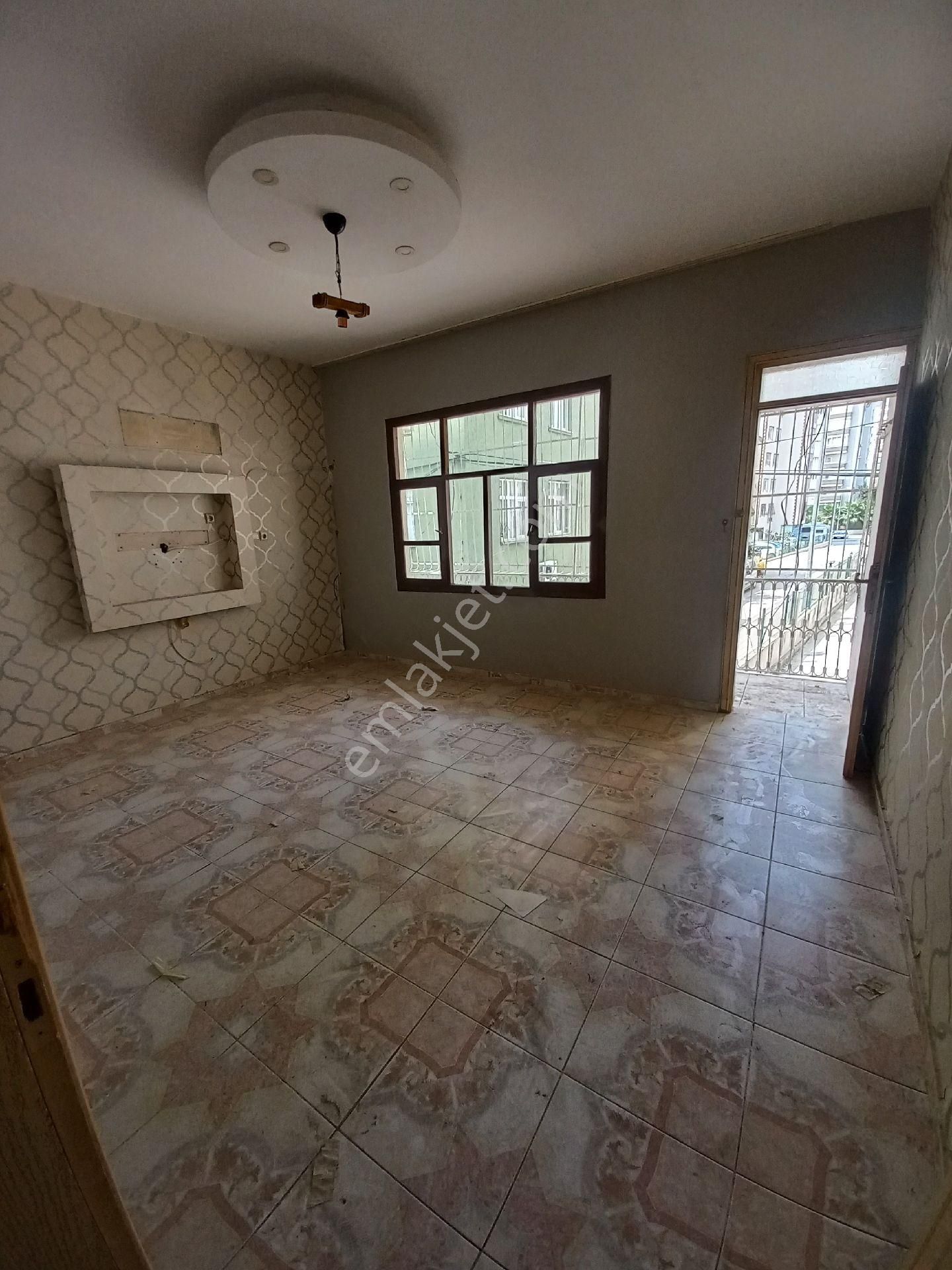 Tellidere'de 4/2 2+1 K.mutfak Kiralık Müstakil Ev