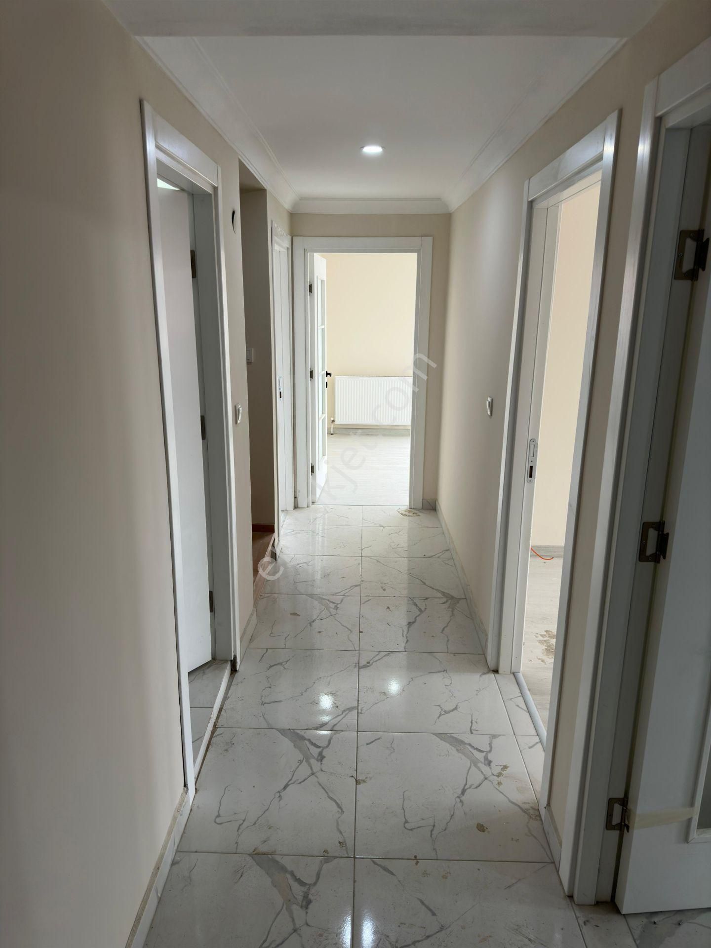 Avcılar Mustafa Kemal Paşa Mahallesi Boyası Yapılmış Masrafsız Geniş Mt² 2+1 Kiralık Daire