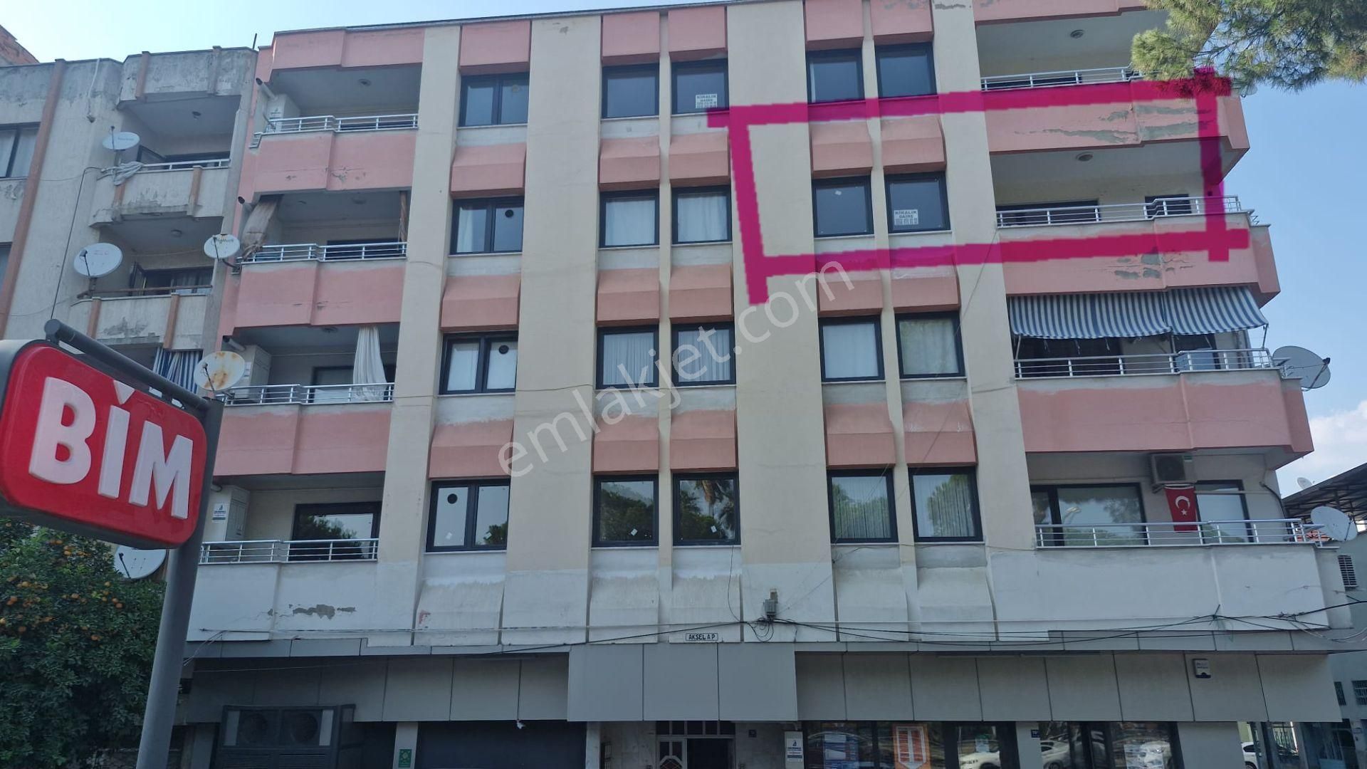 Nazilli Cumhuriyet Mah,3+1,geniş,asansör,doğalgaz,iki Balkon,iki Wc,