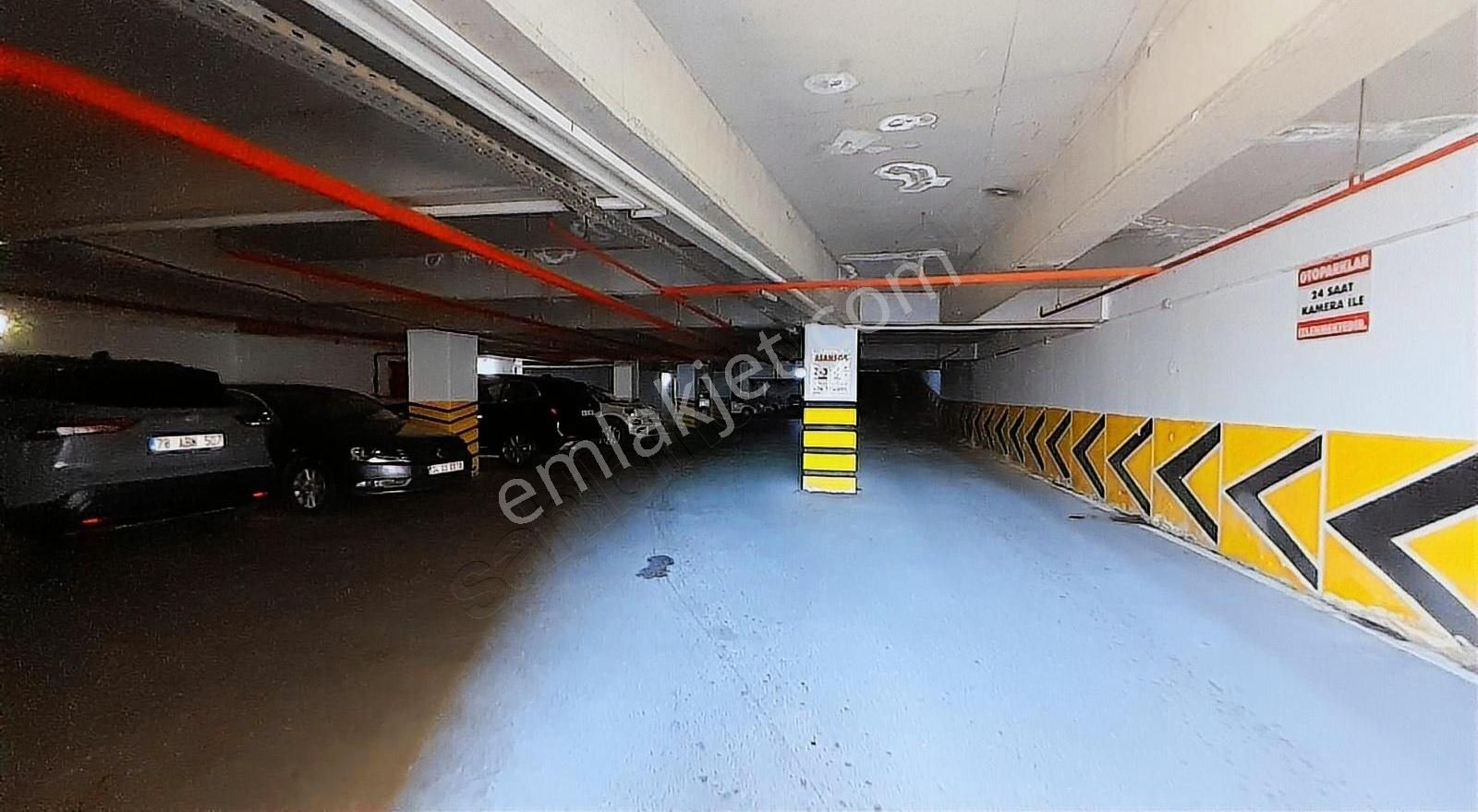 Ataşehir K.b.köyün En Seçkin Sitesinde Ful Eşyalı Ara Kat 1+1