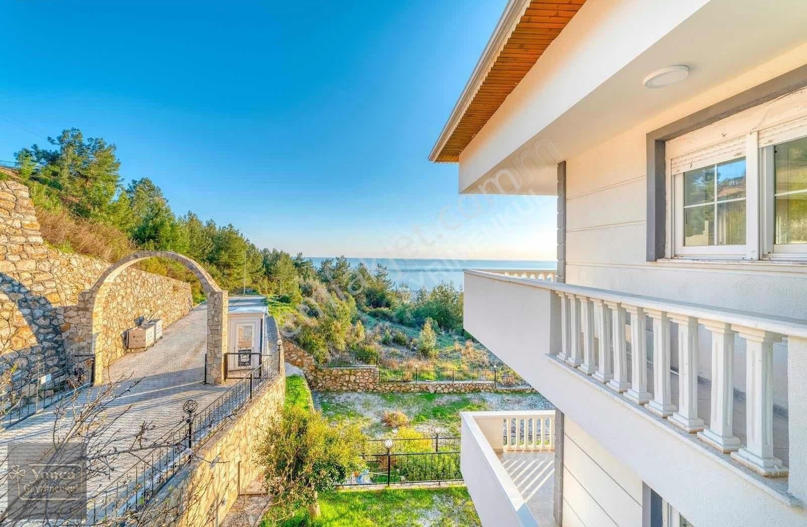 Alanya Merkez Bektaş Mah Site İçinde 5+1 Dublex 230 M2