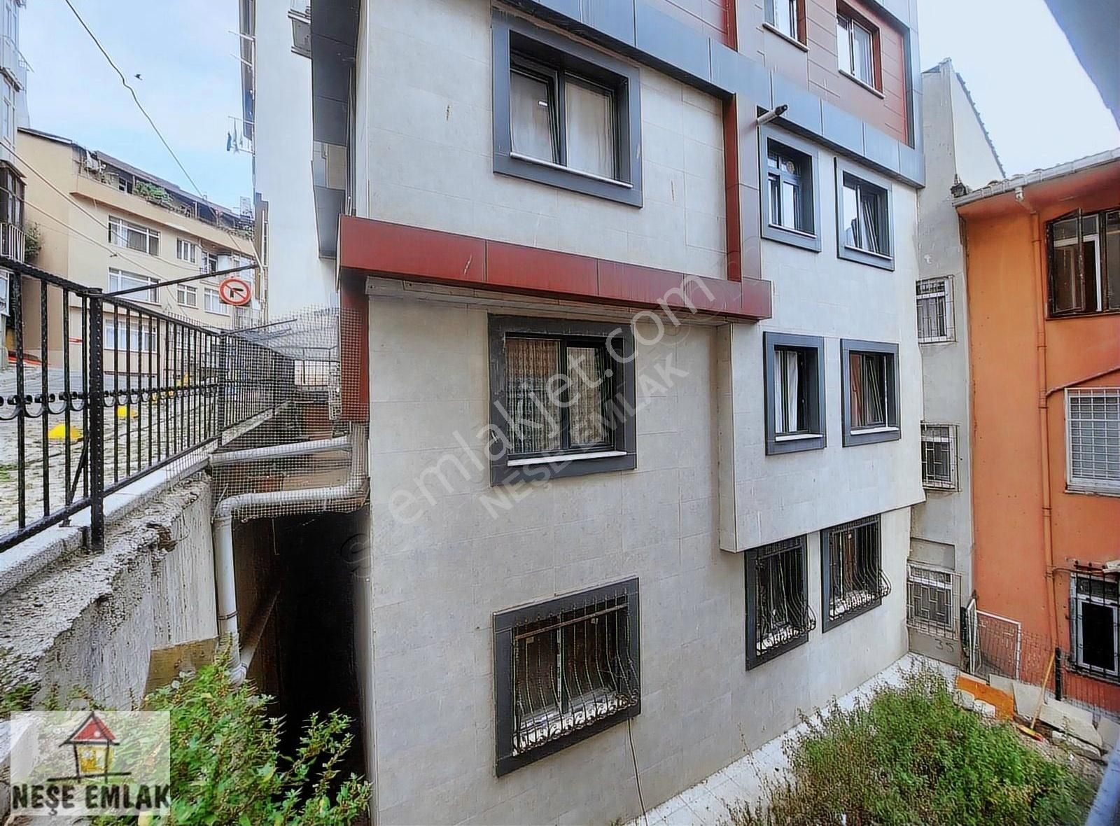 Neşe Emlak''tan...üsküdar Sultantepede Yeni Binada Ful Eşyalı