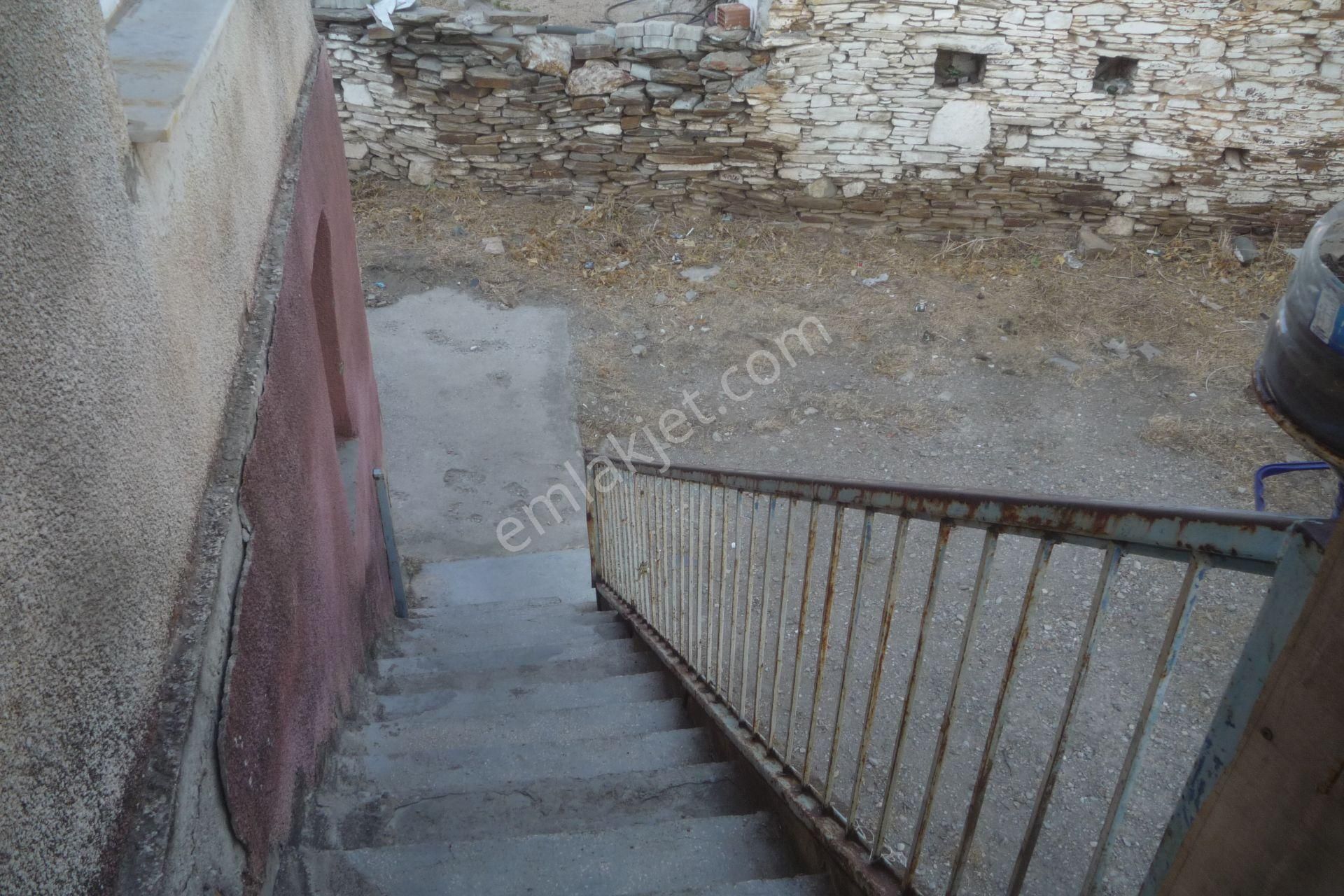 İzmir Torbalı Gold Emlaktan Satılık Bahçeli Köy Evi - Görsel 16