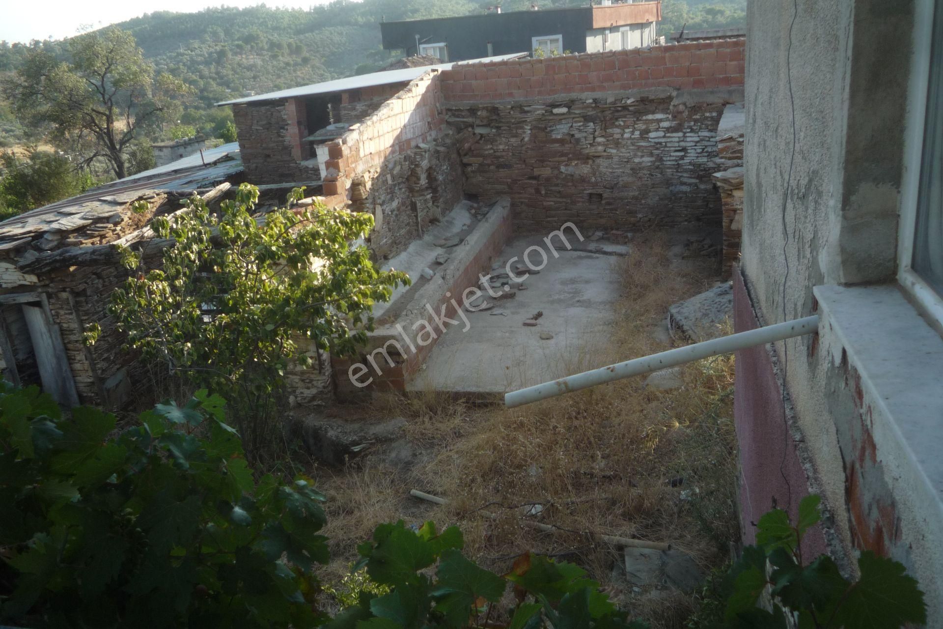 İzmir Torbalı Gold Emlaktan Satılık Bahçeli Köy Evi - Görsel 8